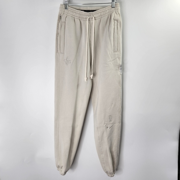 Nike Other - NIKE Standard Issue Classic Style Meets Modern Performance Basketball Joggers